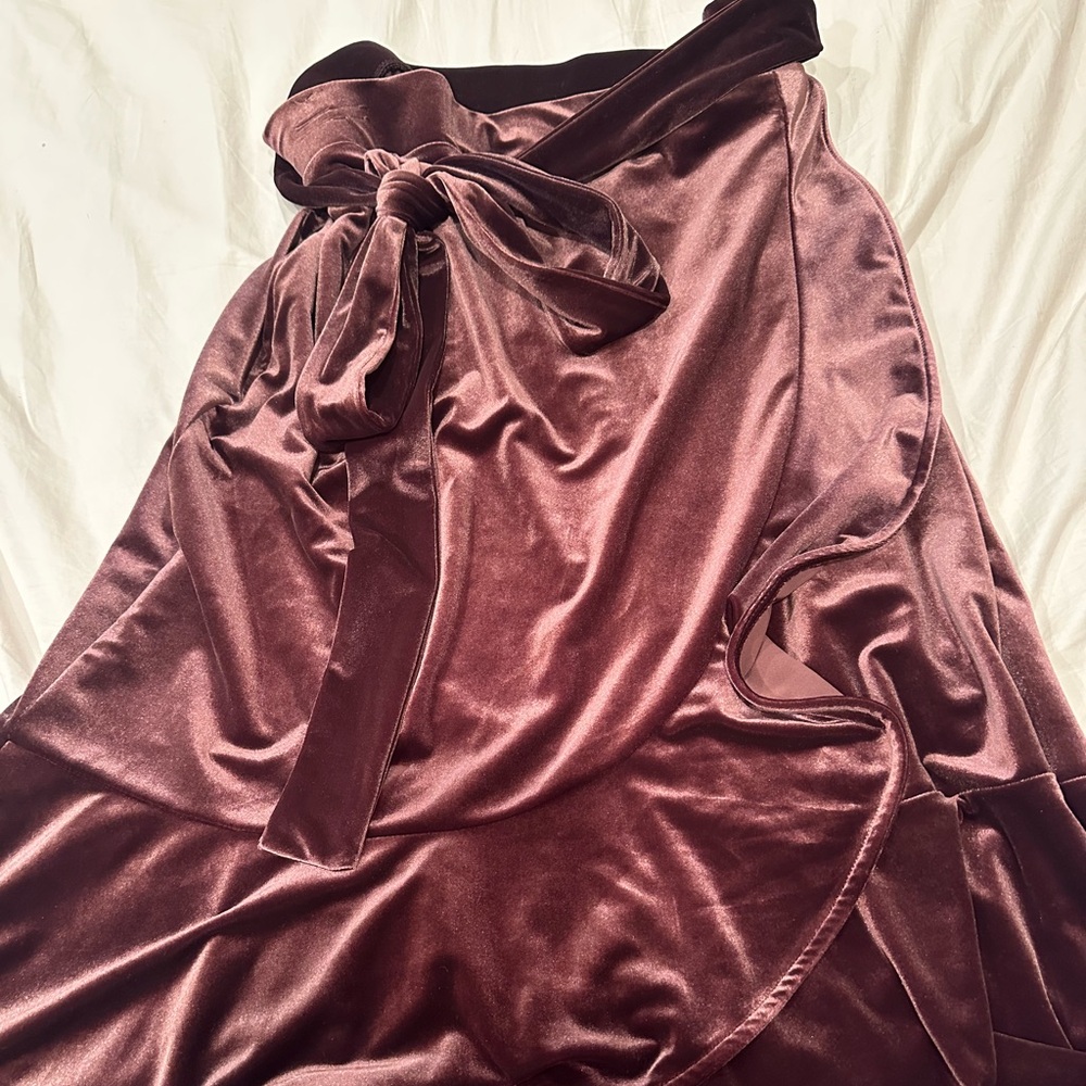 Never worn Gap Velour Wrap Midi skirt with tie